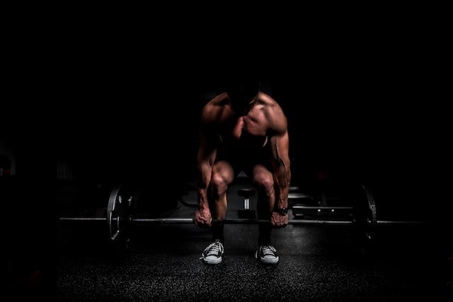 Are your shoulders supposed to be sore after deadlifts?
