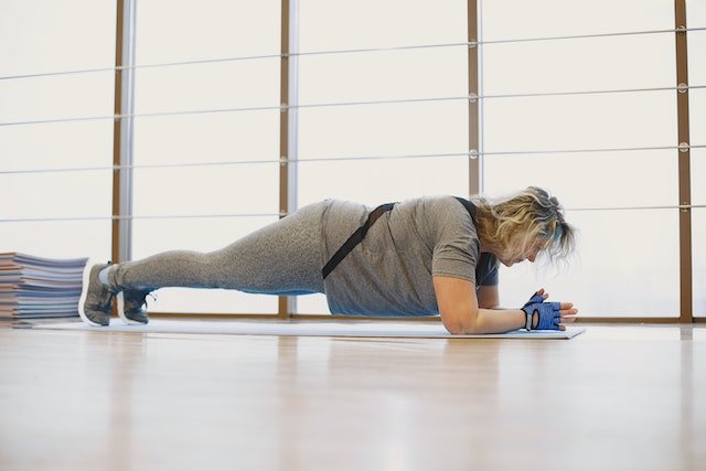 Why do my arms hurt when doing planks?