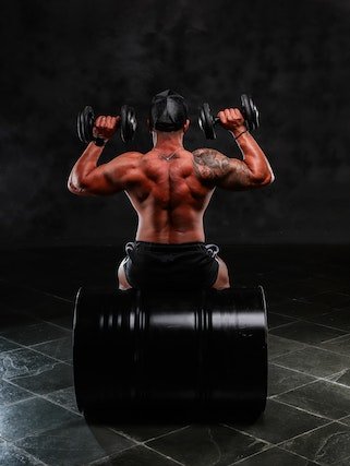 Should I train shoulders after chest?
